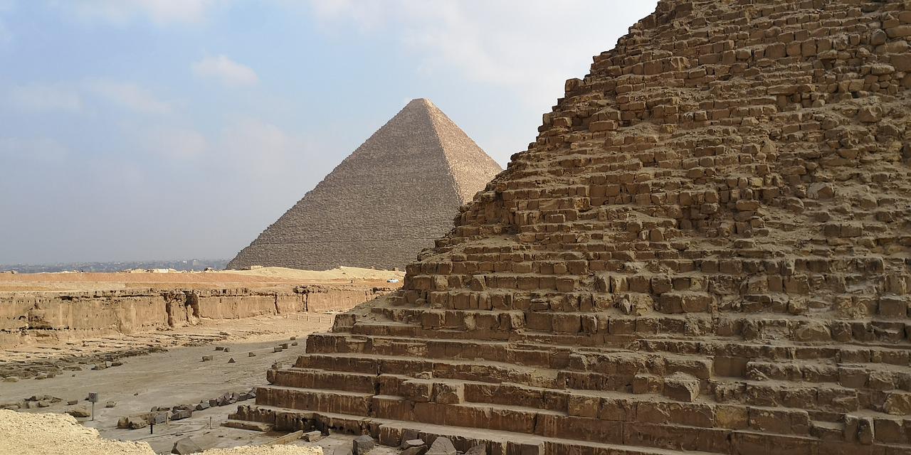 Day 2 Friday: Giza Pyramids - Sphinx - Memphis - Sakkara